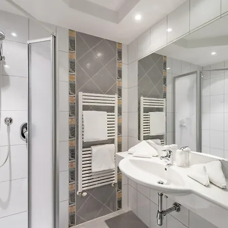 Zum Gourmet فندق