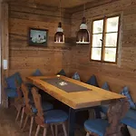 Zum Gourmet فندق 4*